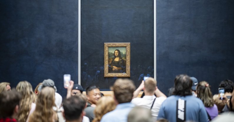 Visitors in the Louvre view the "Mona Lisa" ahead of the Paris 2024 Olympic Games, Paris, France, July 19, 2024. (Getty Images Photo)