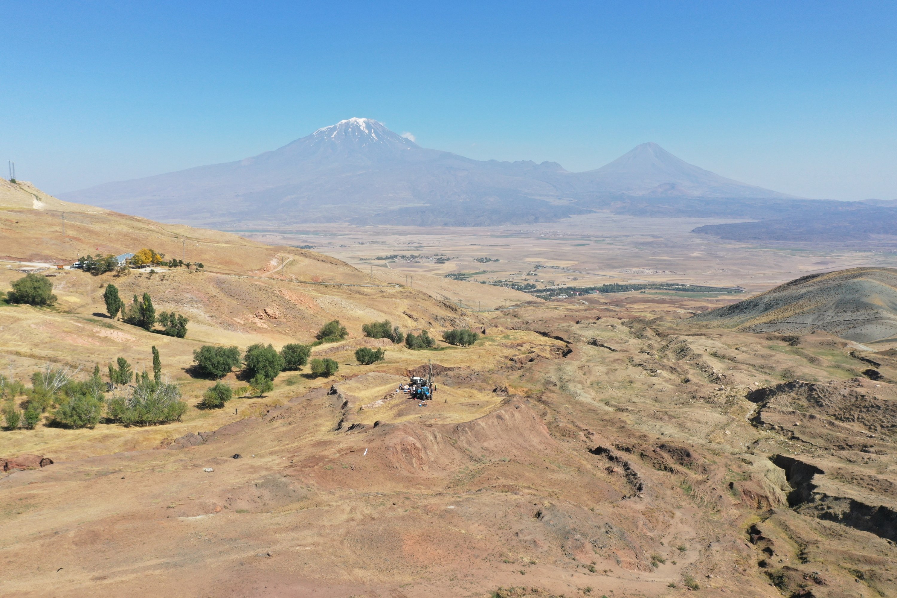 Search for Noah’s Ark brings scientists, filmmakers to Türkiye’s Ağrı