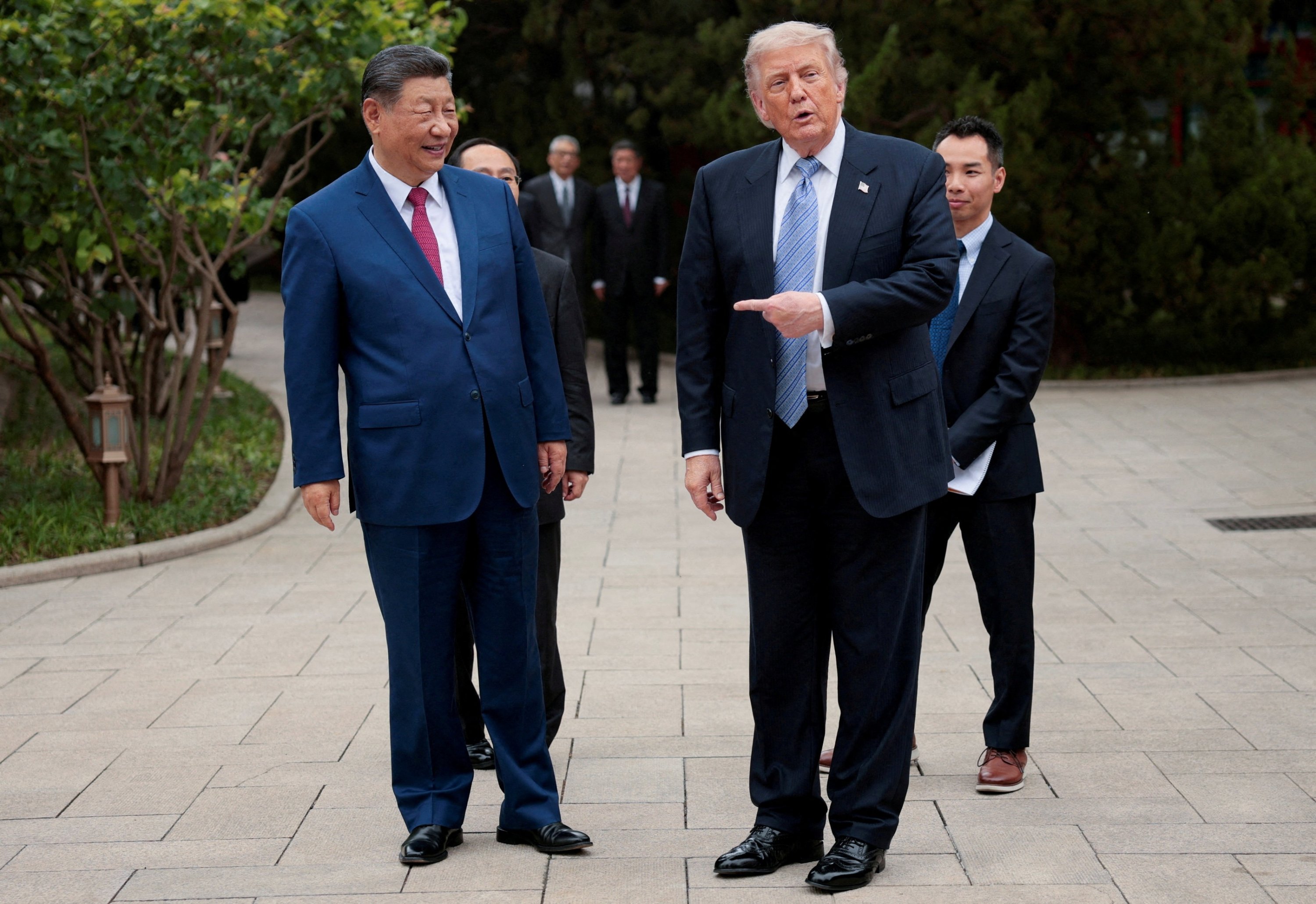 Xi brings roaring Chinese trade engine to Trump summit