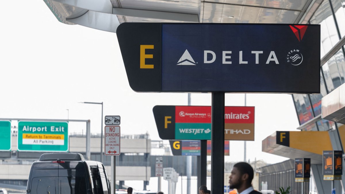 A Delta Air Lines sign outside of Terminal 4 at JFK Airport in New York, U.S., Aug. 28, 2026. (Reuters Photo)