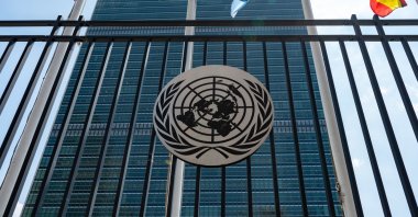 The United Nations logo is seen outside its headquarters in New York City, United States, Aug. 7, 2026. (Getty Images Photo)