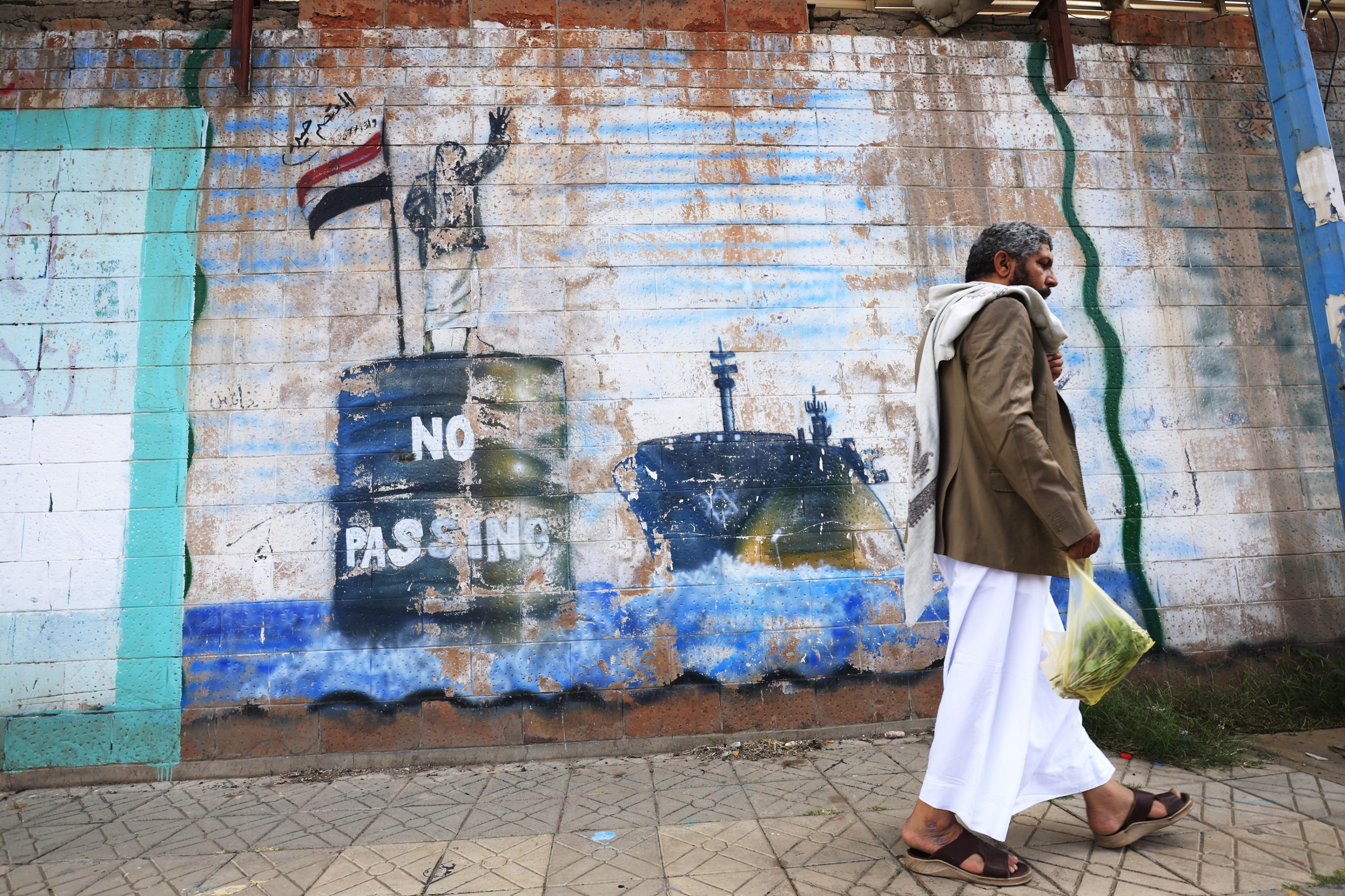 Saudi strike reportedly hits key Yemen port city captured by Houthis