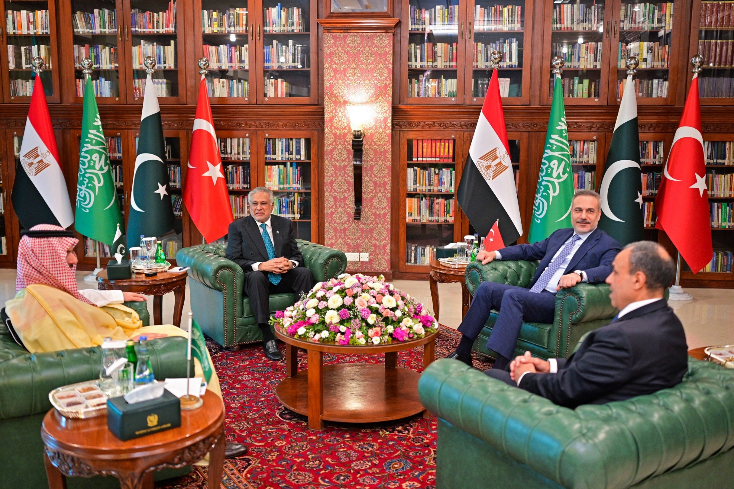 Türkiye, regional powers call for diplomacy amid tensions