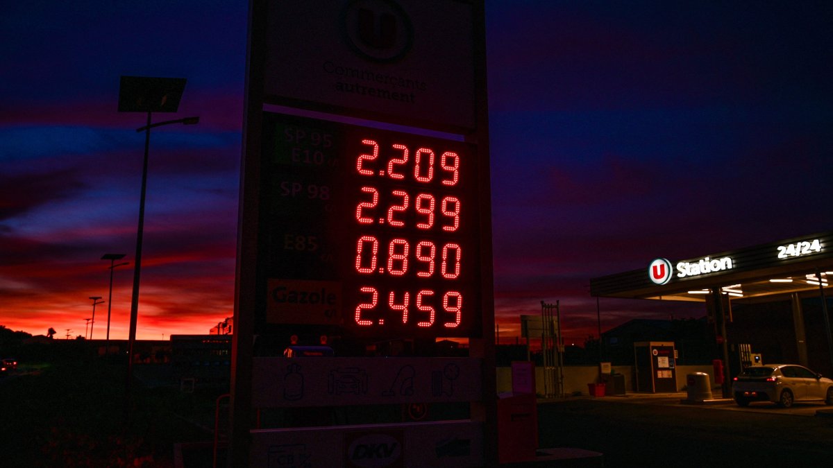 An electronic display of daily petrol and diesel prices at a petrol station, Portiragnes, southern France, Sept. 21, 2026. (AFP Photo)