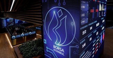 Traders work at their desks on the floor of the Borsa Istanbul Stock Exchange (BIST) in Istanbul, Türkiye, Oct. 13, 2017. (Reuters Photo)