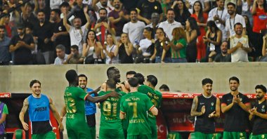 Amed Sportif players celebrate during the Süper Lig match against Beşiktaş, Diyarbakır, Türkiye, Sept. 20, 2026. (AA Photo)