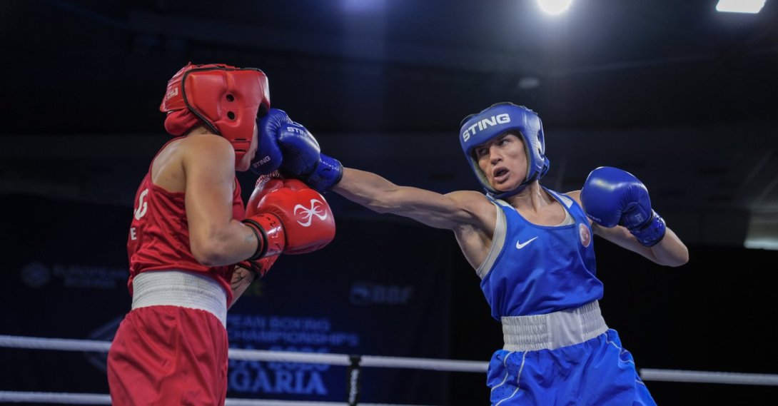 Türkiye's Hatice Akbaş (R) punches England's Ruby White during the women's 51-kilogram quarterfinals at the 2026 European Boxing Championships, Sofia, Bulgaria, Sept. 22, 2026. (AA Photo)