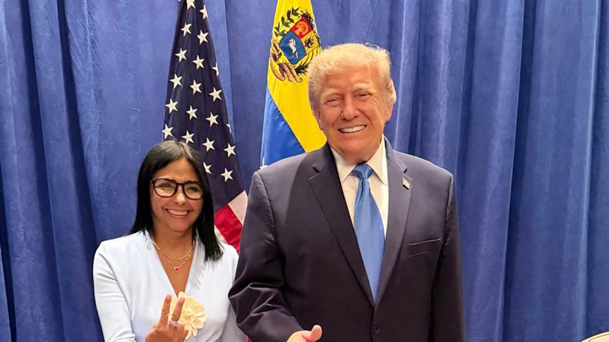 Venezuela's interim President Delcy Rodriguez (L) and U.S. President Donald Trump posing for a picture during a meeting, New York City, U.S., Sept. 22, 2026. (AFP Photo)