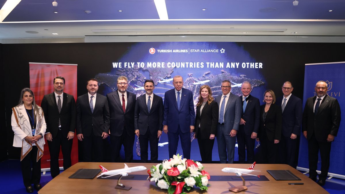 President Recep Tayyip Erdoğan attends a signing ceremony between Turkish Airlines and Boeing on the sidelines of the 81st United Nations General Assembly in New York, U.S., Sept. 23, 2026. (Turkish Presidency Handout via AA)