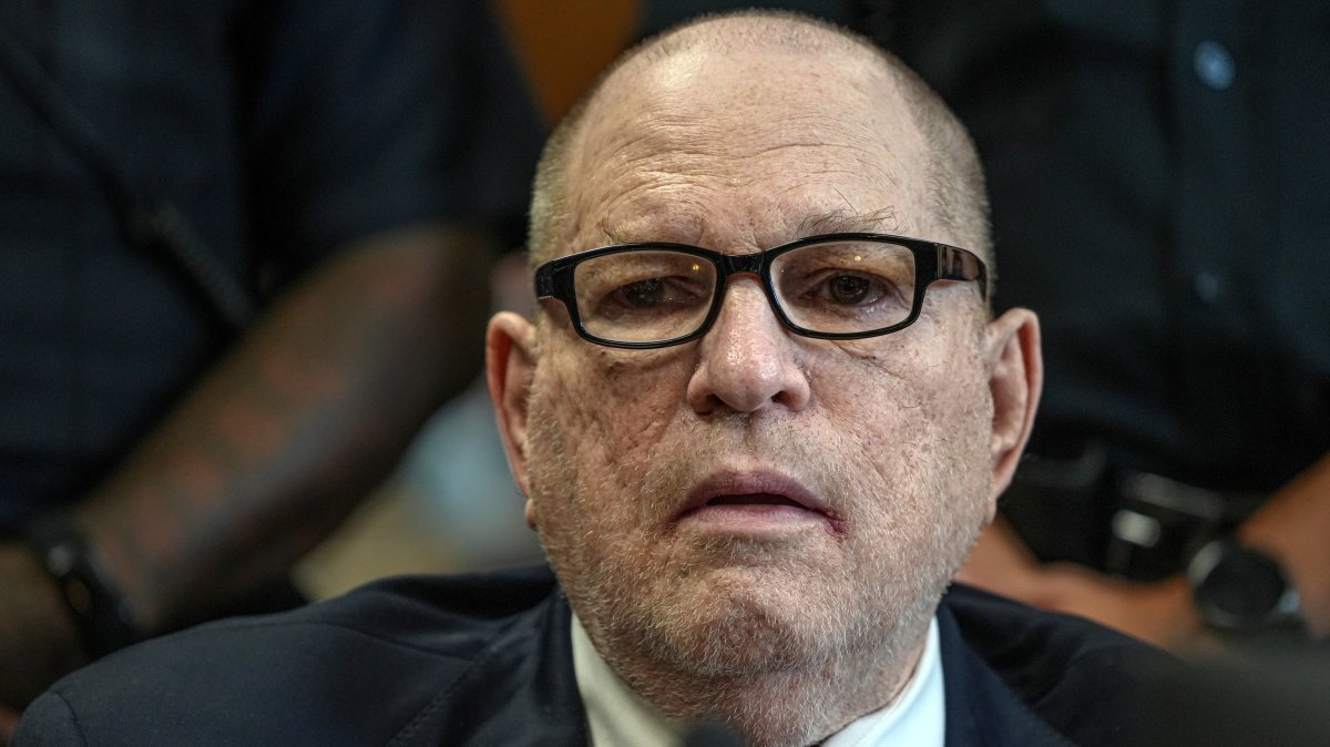 Harvey Weinstein appears in Manhattan Supreme Court for sentencing for the 2006 sexual assault of a former television production assistant, New York, U.S., Sept. 23, 2026. (EPA Photo)
