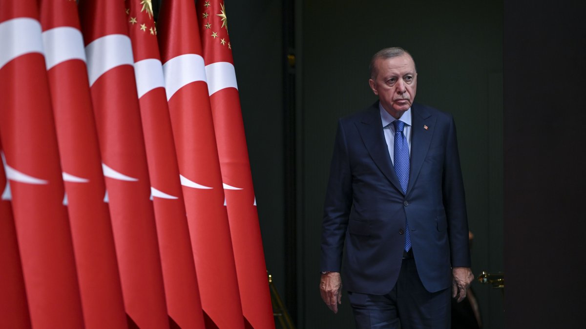 Erdoğan says those responsible for fund turmoil to be held accountable