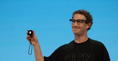 Meta CEO Mark Zuckerberg presents the Muse Charm during the Meta Connect event at the company's headquarters, Menlo Park, California, U.S., Sept. 23, 2026. (Reuters Photo)