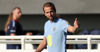 England striker Harry Kane gives a thumbs-up as he arrives for a training session at St. George's Park ahead of England's UEFA Nations League group-stage match against Spain, Burton-upon-Trent, U.K., Sept. 23, 2026. (AFP Photo)