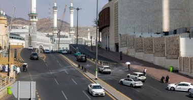 Vehicles move along a main street in holy city of Mecca, Saudi Arabia, Sept. 16, 2026. (AFP Photo)