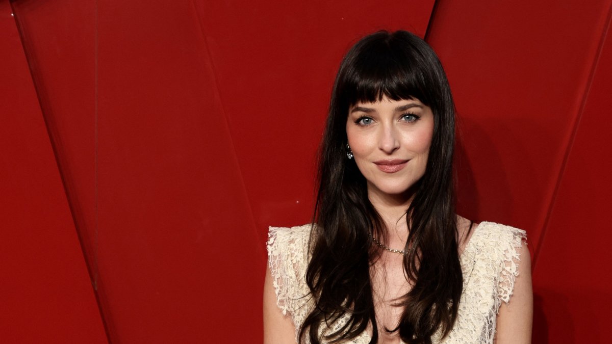 Actor Dakota Johnson poses on the red carpet at the U.K. Gala Screening of "Verity," at the Curzon Mayfair, London, U.K., Sept. 24, 2026. (AFP Photo)