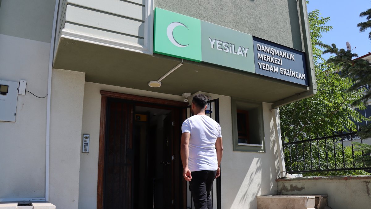 A Yeşilay Counseling Center (YEDAM), where individuals receive support to quit smoking and overcome tobacco addiction, Erzincan, Türkiye, Sept. 12, 2026. (AA Photo)