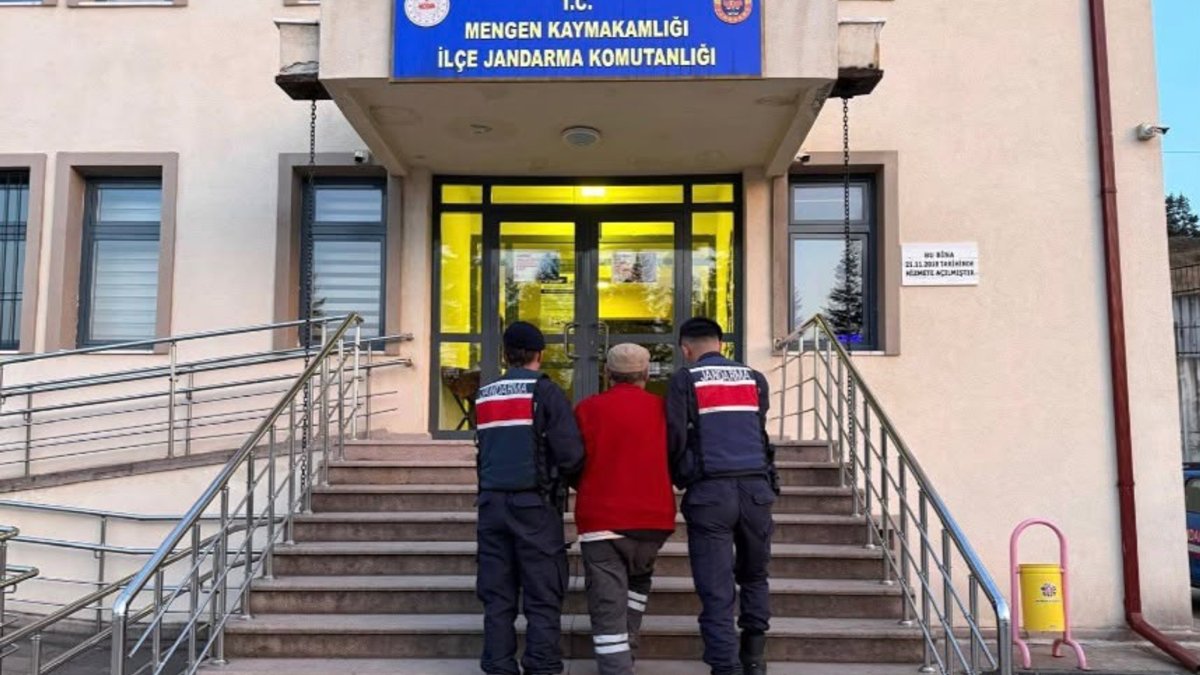 Gendarmerie officers detain a suspect, Bolu, Türkiye, Sept. 20, 2026. (AA Photo)