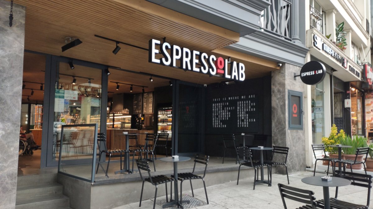 An Espressolab store is seen in the famous Taksim neighborhood, Istanbul, Türkiye, July 4, 2020. (Shutterstock Photo)