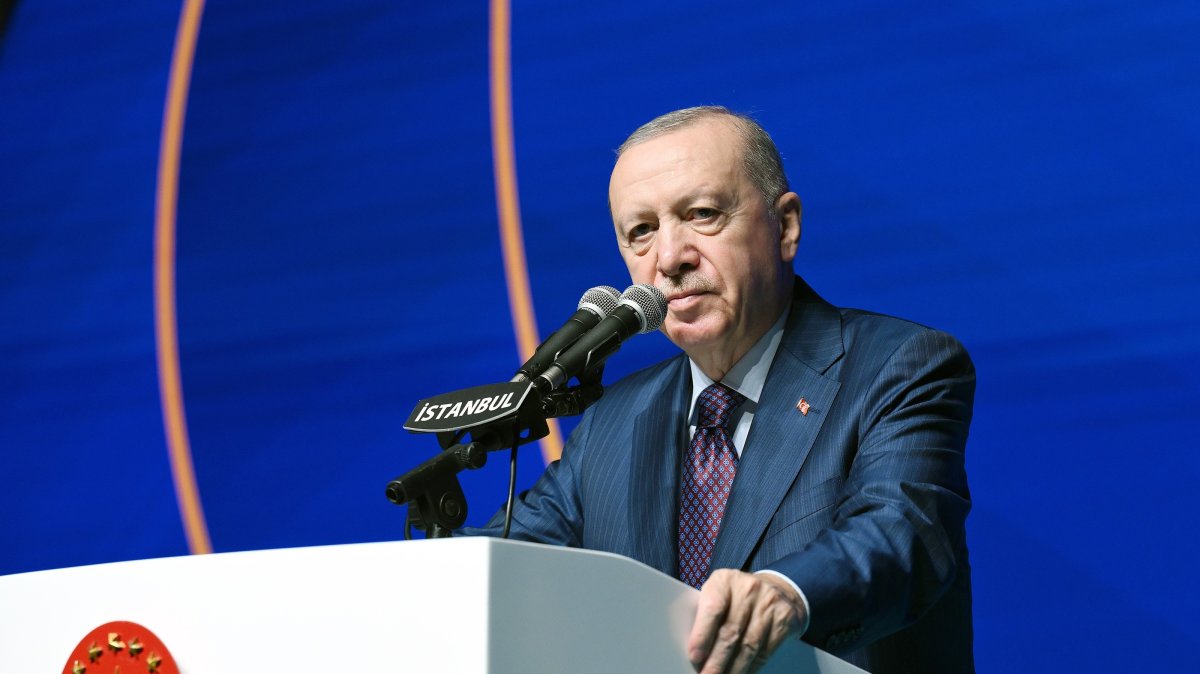President Recep Tayyip Erdoğan speaks at a ceremony for the placement of relatives of fallen soldiers and veterans, Istanbul, Türkiye, Sept. 19, 2026. (IHA Photo)