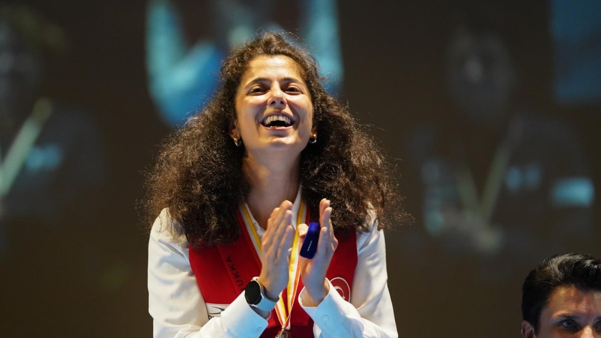 Türkischer Anwalt schreibt Geschichte als Weltmeister im Dreiband-Billard