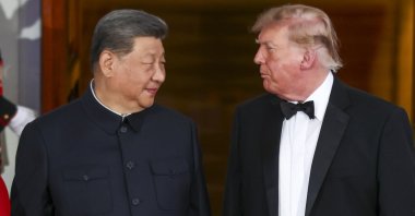 Chinese President Xi Jinping (L) and U.S. President Donald Trump pose on the North Portico ahead of their state dinner at the White House in Washington, D.C., U.S., Sept. 24, 2026. (EPA Photo)