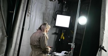 CNN White House reporter Betsy Klein works in the CNN workspace outside the West Wing of the White House, Washington, U.S., Sept. 24, 2026. (AFP Photo)
