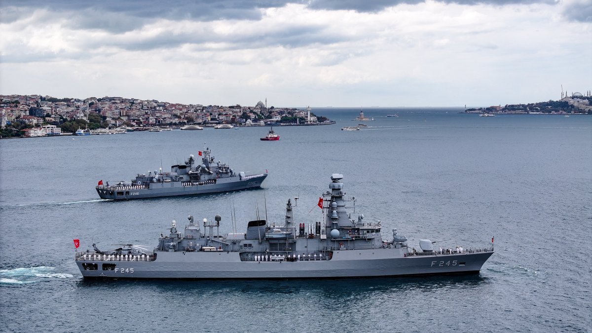 Turkish naval vessels cross the Bosporus on the occasion of Turkish Naval Forces Day, Istanbul, Türkiye, Sept. 27, 2026. (AA Photo)