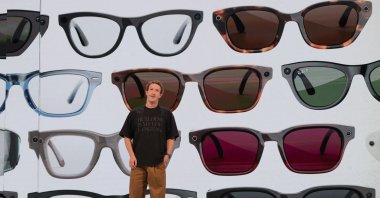 Meta CEO Mark Zuckerberg presents the new line of smart glasses during the Meta Connect event at the company's headquarters in Menlo Park, California, U.S., Sept. 23, 2026. (Reuters Photo)