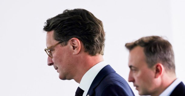 North Rhine-Westphalia Minister-President Hendrik Wüst (L) and Secretary-General of the CDU in North Rhine-Westphalia Paul Ziemiak walk together after the state elections, Berlin, Germany, Sept. 21, 2026. (Reuters Photo)