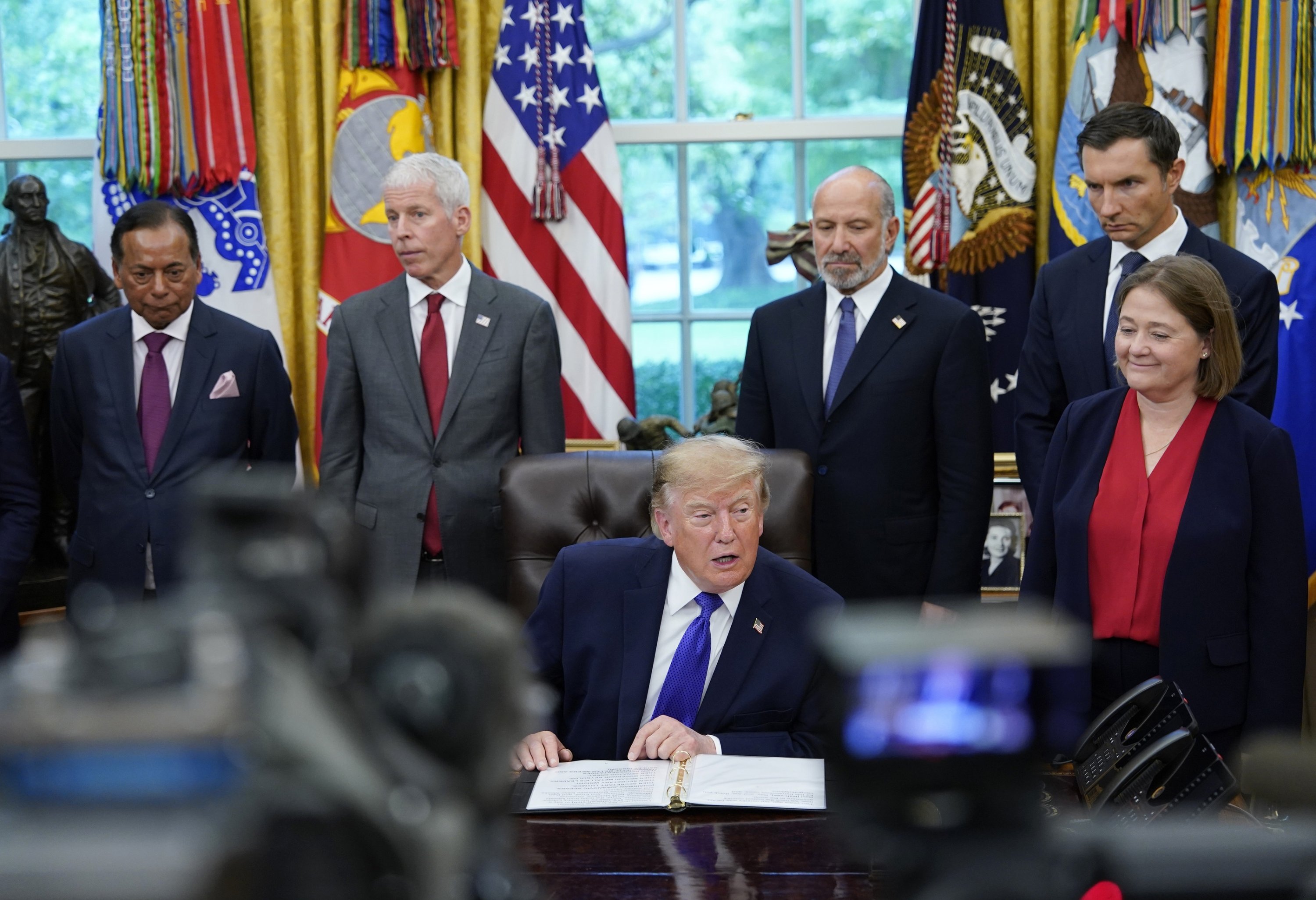 Trump unveils $15B Iowa steel project in pre-election push