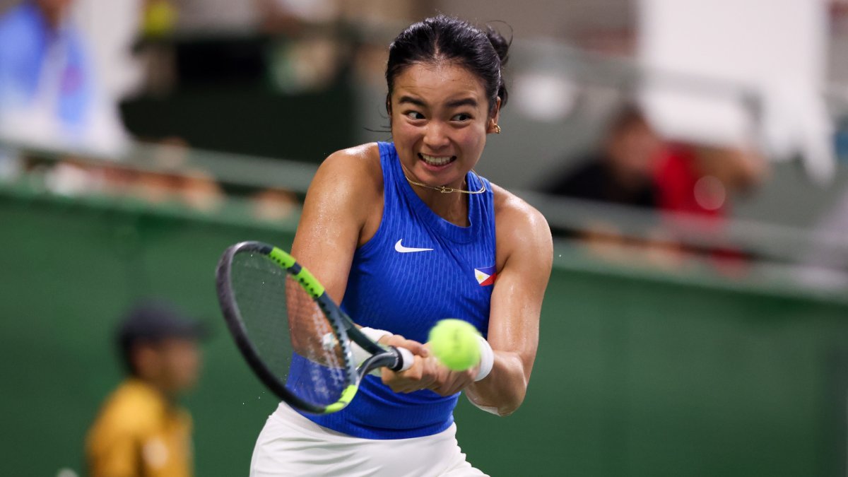 Philippines' Alexandra Eala plays a shot against Patcharin Cheapchandej of Thailand during a women's Singles second round match on day nine of the 20th Asian Games in Nagoya, Japans, Sept. 28, 2026. (Getty Images Photo)