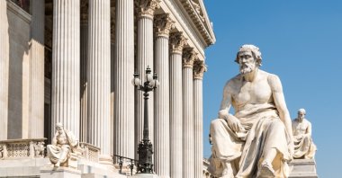 The statue of Thucydides stands in front of the Austrian Parliament Building, Vienna, Austria, Sept 10, 2025. (Shutterstock Photo)