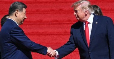U.S. President Donald Trump shakes hands with China's President Xi Jinping after a visit to the National Archives in Washington, D.C., U.S., Sept. 25, 2026. (AFP Photo)