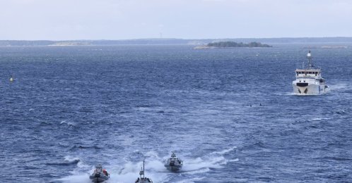 Finnish coast guard vessels follow an icebreaker as part of the MARSEC EU26 exercises at sea in the Gulf of Finland, Sept. 17, 2026. (Reuters File Photo)