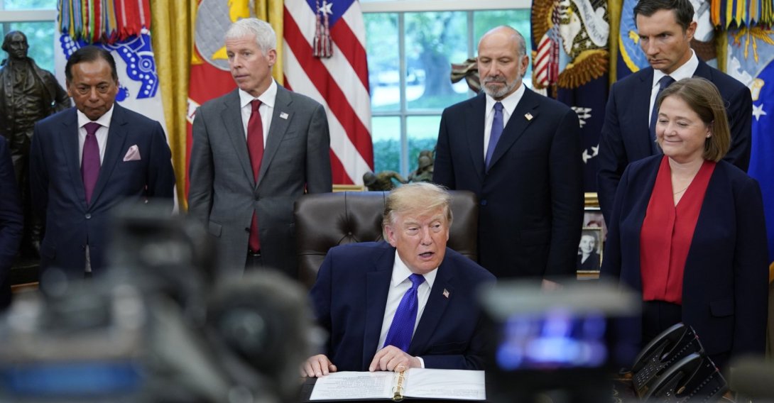 U.S. President Donald Trump delivers an announcement in the Oval Office of the White House in Washington, U.S., Sept. 28, 2026. (EPA Photo)