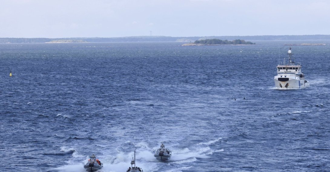 Finnish coast guard vessels follow an icebreaker as part of the MARSEC EU26 exercises at sea in the Gulf of Finland, Sept. 17, 2026. (Reuters File Photo)