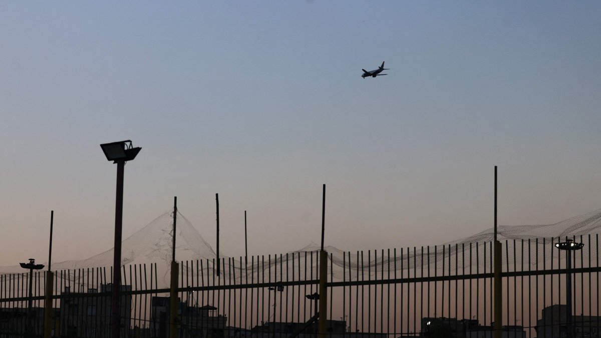 An Iranian commercial aircraft lands at Mehrabad Airport, Tehran, Iran, Sept. 25, 2026. (AFP Photo)