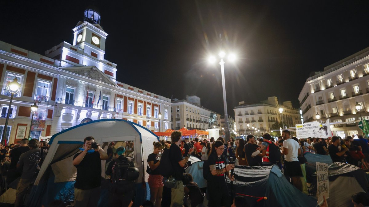 Demonstrators camp at Puerta del Sol following a protest against evictions, Madrid, Spain, Sept. 26, 2026. (EPA Photo)