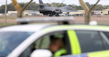 A B‑1B Lancer bomber arrives at RAF Fairford airbase, after police declared a major incident at the base and arrested several men on suspicion of offenses under the Explosives Act, who have since been released on bail, in Fairford, Gloucestershire, U.K., Sept. 29, 2026. (Reuters Photo)