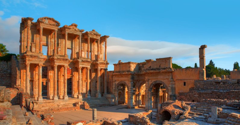 The Library of Celsus in Ephesus, Izmir, Türkiye. (Shutterstock Photo)