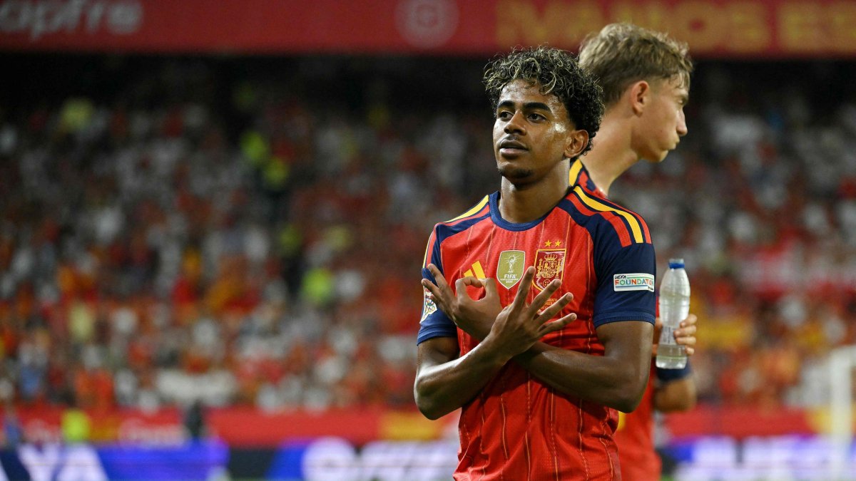 Spain's Lamine Yamal celebrates scoring his team's third goal during the UEFA Nations League group A3 match between Spain and Croatia at Ramon Sanchez Pizjuan Stadium, Seville, Spain, Sept. 29, 2026. (AFP Photo)
