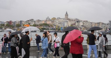 People are photographed in Istanbul, Türkiye, Sept. 29, 2026. (AA Photo)