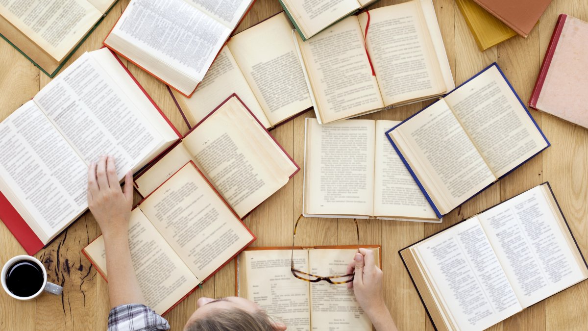 Highlighting or underlining and repeatedly reviewing notes feels engaging because those approaches keep you focused for a short period. (Shutterstock Photo)