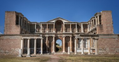 An undated view of the ancient city of Sardis in Manisa, western Türkiye. (Photo courtesy of the Ministry of Culture and Tourism)