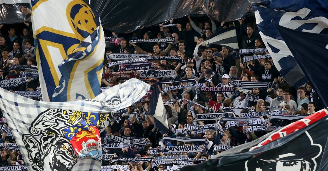 Bordeaux fans display scarves during the Europa League game between FC Girondins de Bordeaux and FC Sion at Matmut Atlantique Stadium, Bordeaux, France, Oct. 22, 2015. (Getty Images Photo)