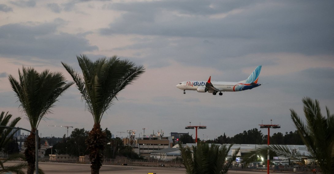 A plane carrying passengers who were on the flydubai aircraft bound for Israel from the United Arab Emirates, which was diverted to Saudi Arabia following an emergency signal, arrives at the Ben Gurion International Airport in Lod, near Tel Aviv, Israel, Sept. 30, 2026. (Reuters Photo)
