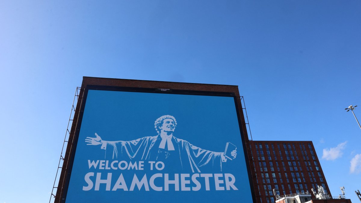 An advertisement billboard for the betting company Paddy Power, reading 'Welcome to Shamchester', is pictured in Manchester, U.K., Oct. 1, 2026. (AFP Photo)
