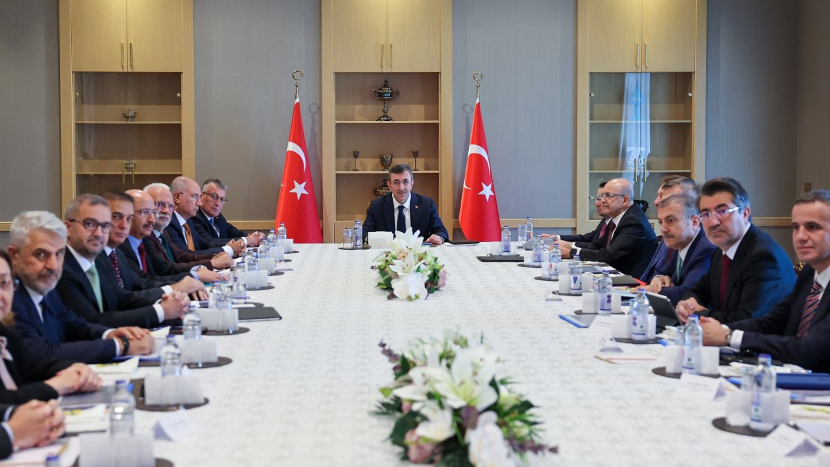 Vice President Cevdet Yılmaz (C) chairs the meeting of the Fund Coordination Board, Ankara, Türkiye, Oct. 2, 2026. (AA Photo)