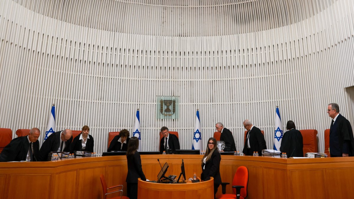 Judges of Israel's Supreme Court hear appeals against the Central Elections Committee's decisions to disqualify Balad chairman Sami Abu Shehadeh, Hadash-Taal MK Ofer Cassif and Arab party lists from running in Israel's upcoming national elections, in Jerusalem, Oct. 1, 2026. (Reuters Photo)