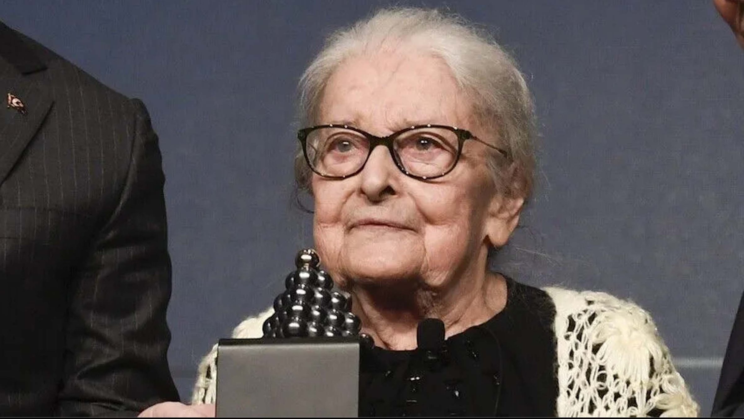 Professor Ionna Kuçuradi look on in this undated file photo. (AA File Photo)